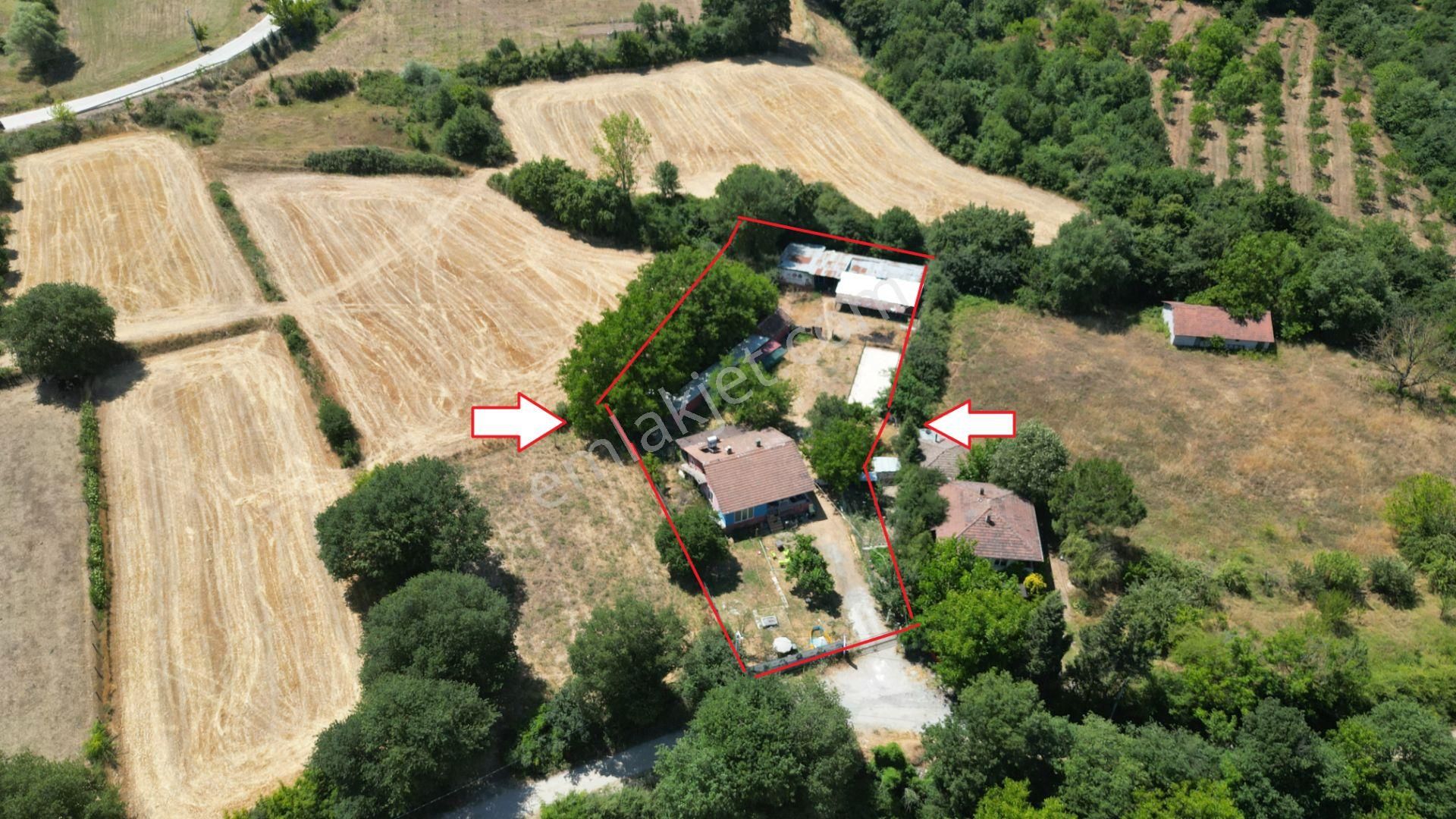 Kocaeli Karamürsel Yalakdere Satılık Müstakil Ev Ve Arsası 2535 M2