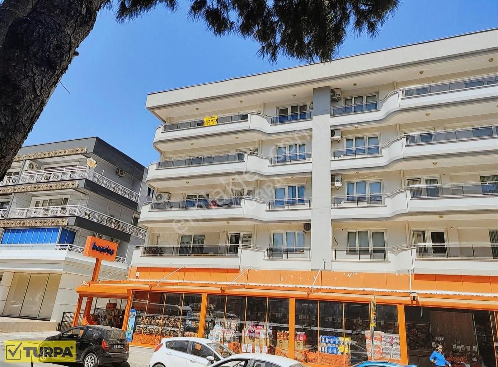Gaziemir Abdülhamid Caddesi 3+1 Daire Kiralık