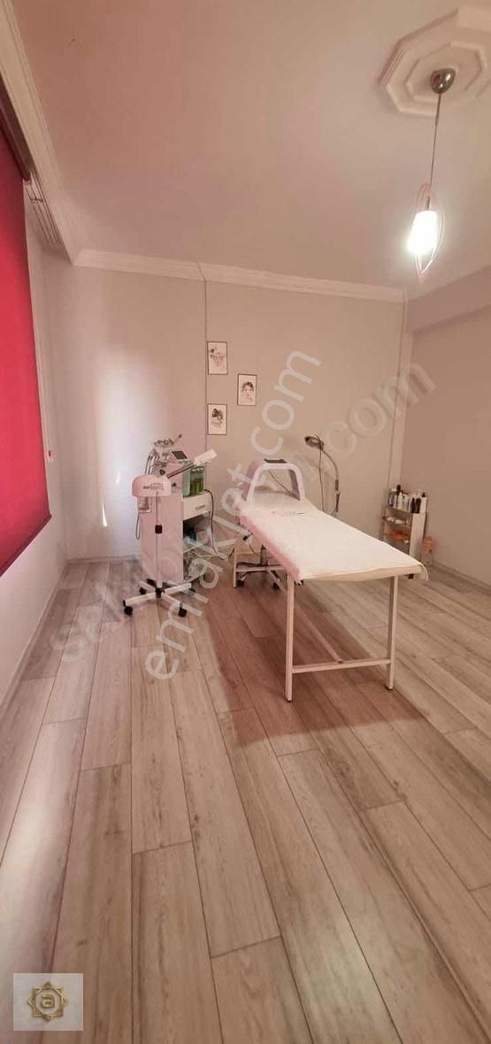 Şirinyalıda Yolun Üzerinde Devren Kiralık Güzelik Merkezi