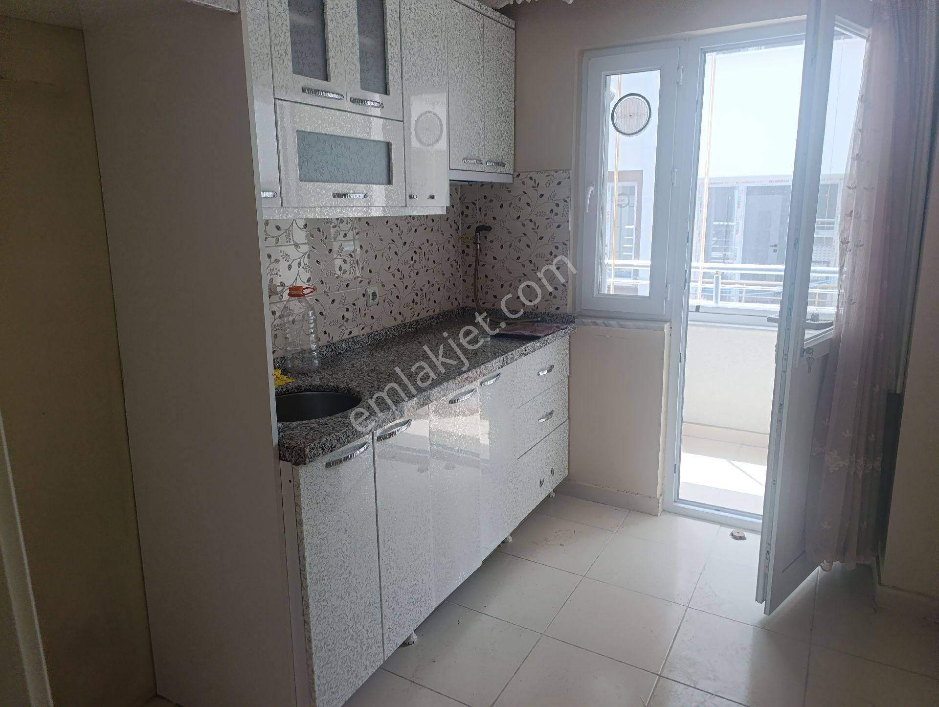 Nadir Emlaktan Güvercintepe Merkezi Konumda Satılık 2+1 Arakatı