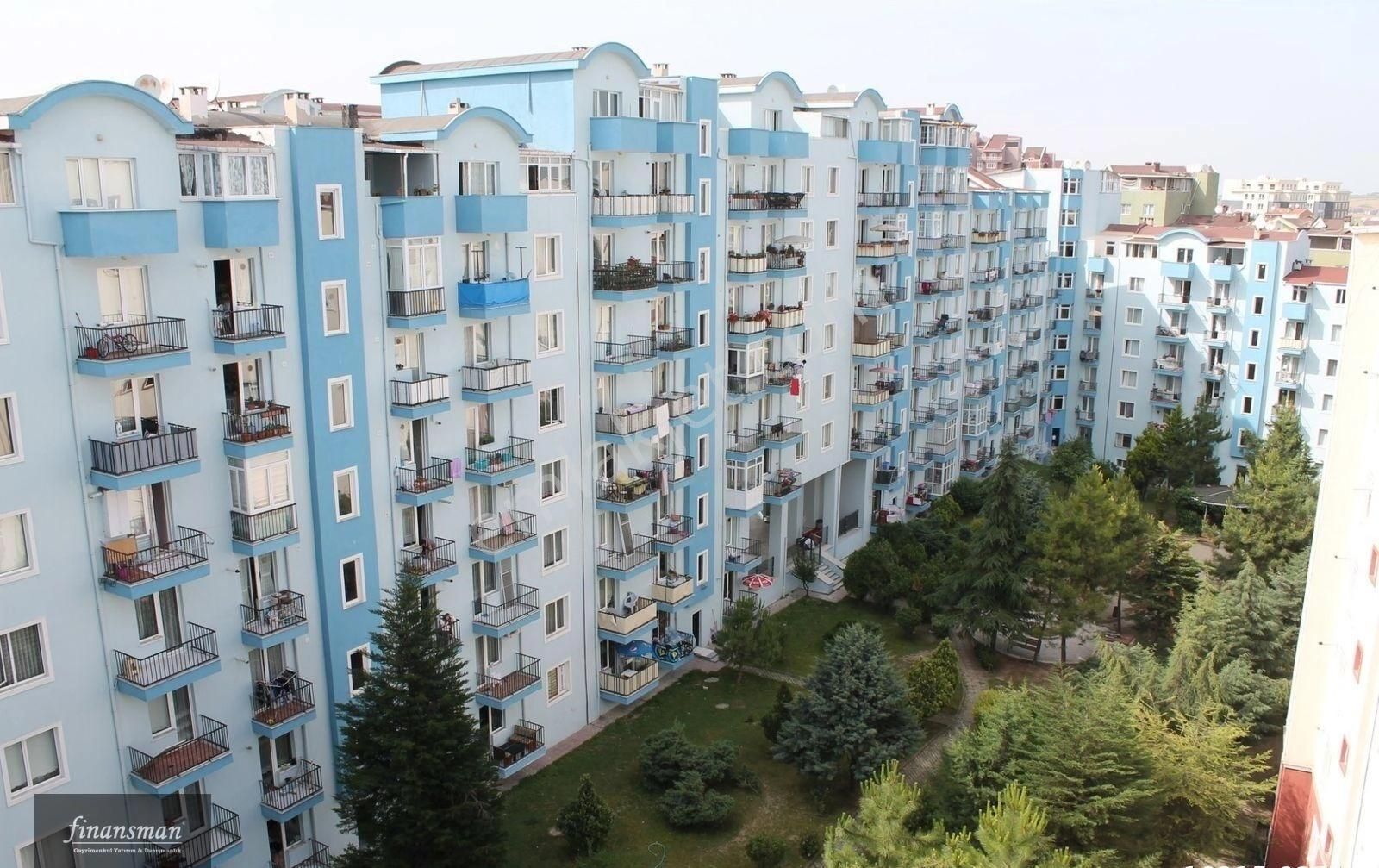 5 Oda + Salon + 2 Mutfak --- İyi Konumda Kiralık Ferah Dublex