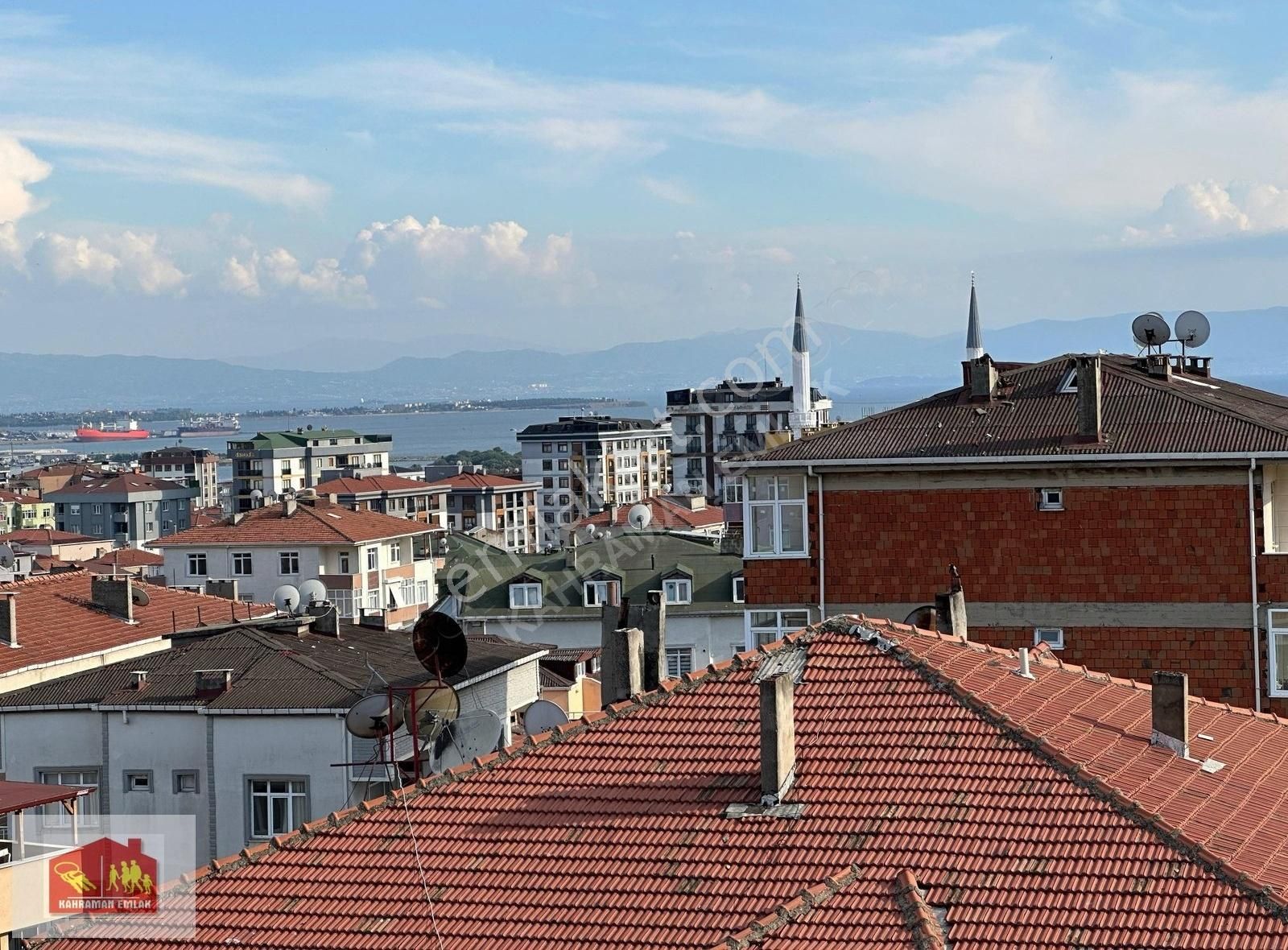 Kaynarca'da Ulaşıma Yakın Deniz Manzaralı Butik Sitede Daire
