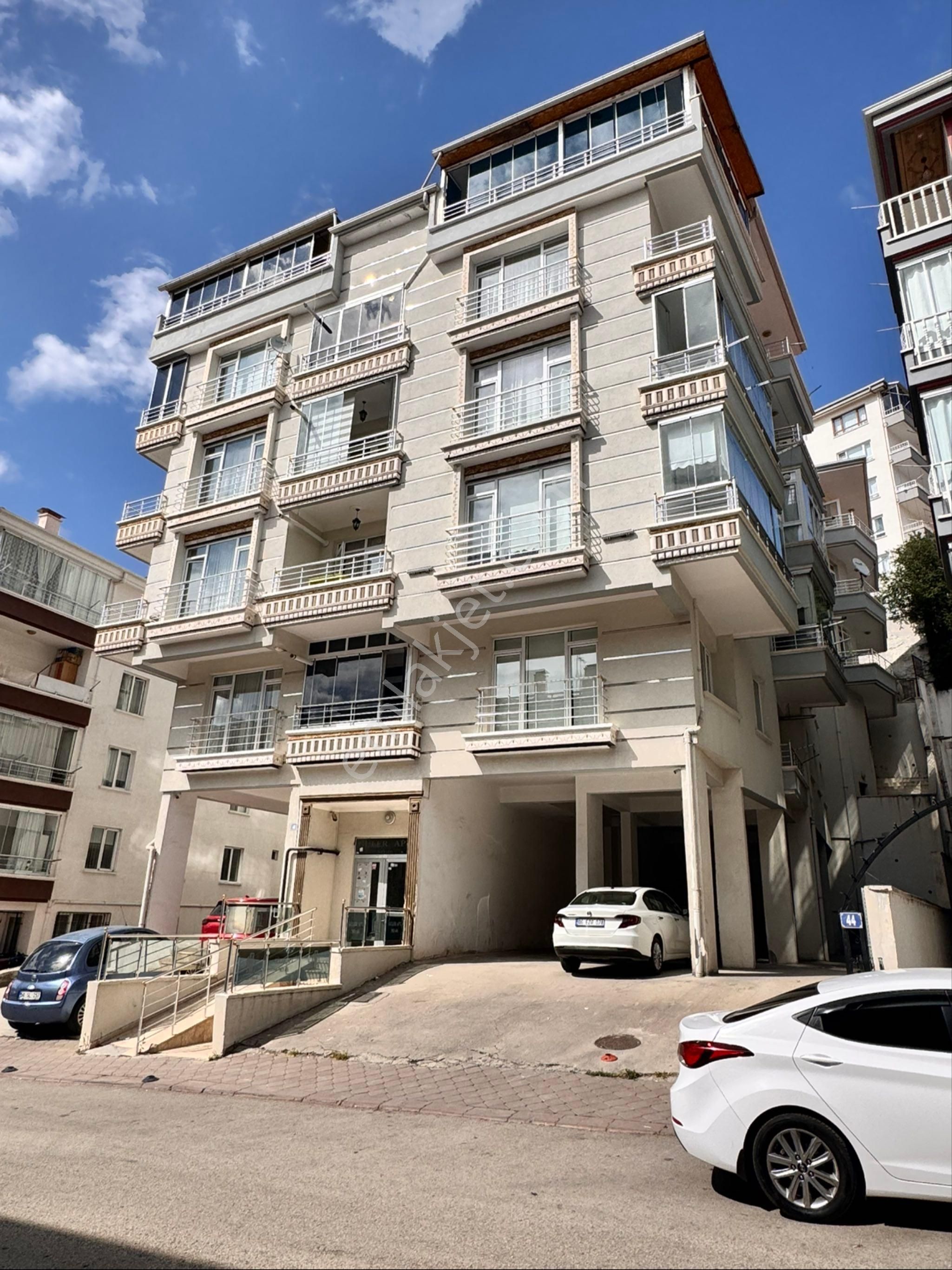 Eva Emlak Tan Satılık 4+1