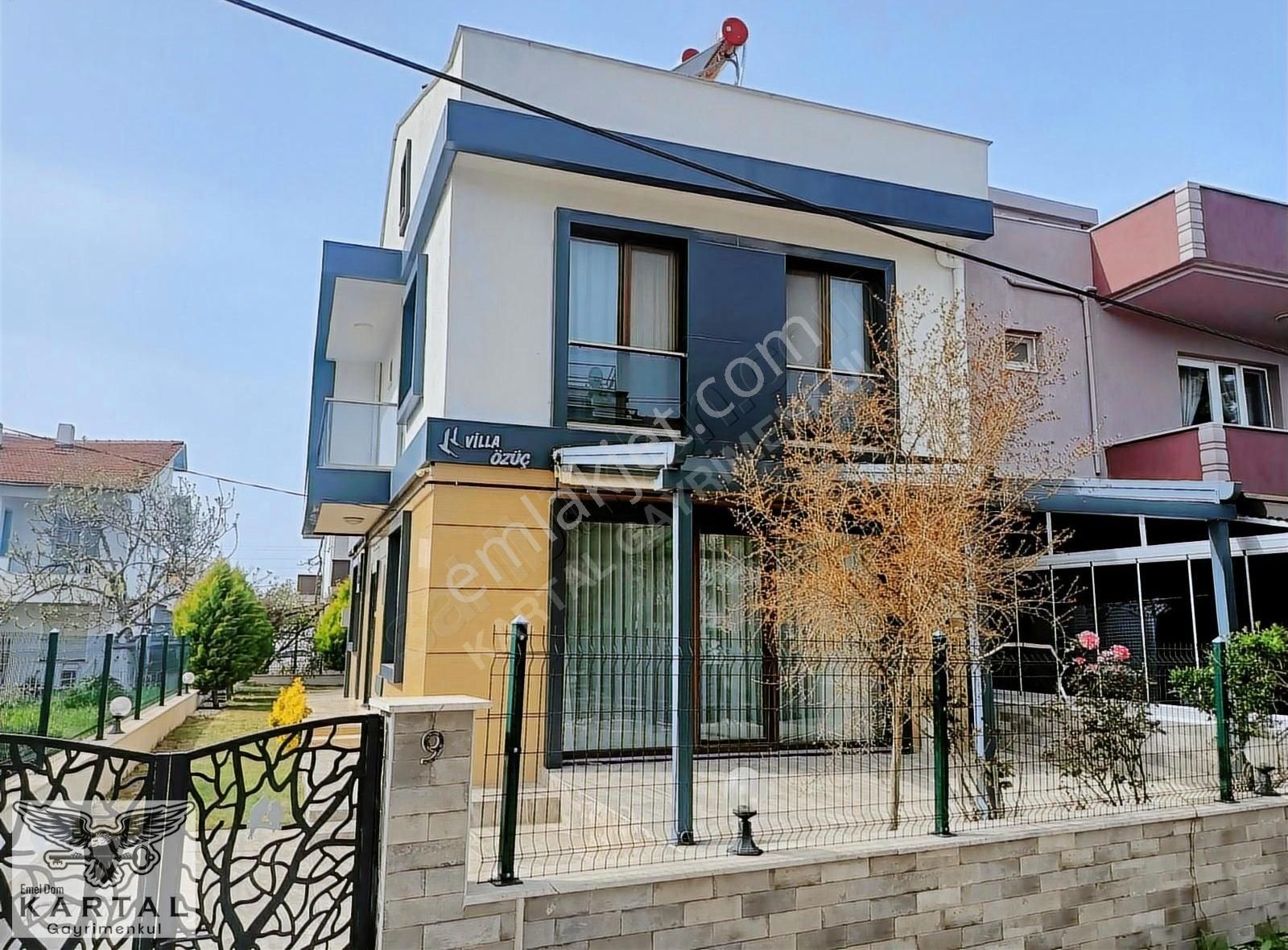 Çanakkale Dardanos'ta Denize 100 Mt. Satılık 4+1 Satılık Villa
