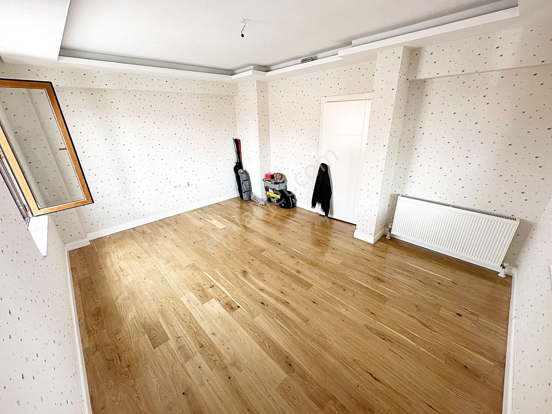 Ayvalı Cadde Üzerin'de 1.kalite Özel Yapımlı Dublex Daire - Görsel 32