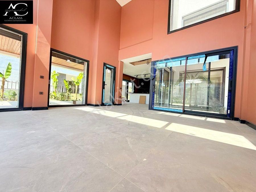 Butik Bir Sıte Icerisinde-özel Havuz-otopark-bahçe-merkezi-ultra Lüx-450 M2-tamamı Müstakil - Görsel 14