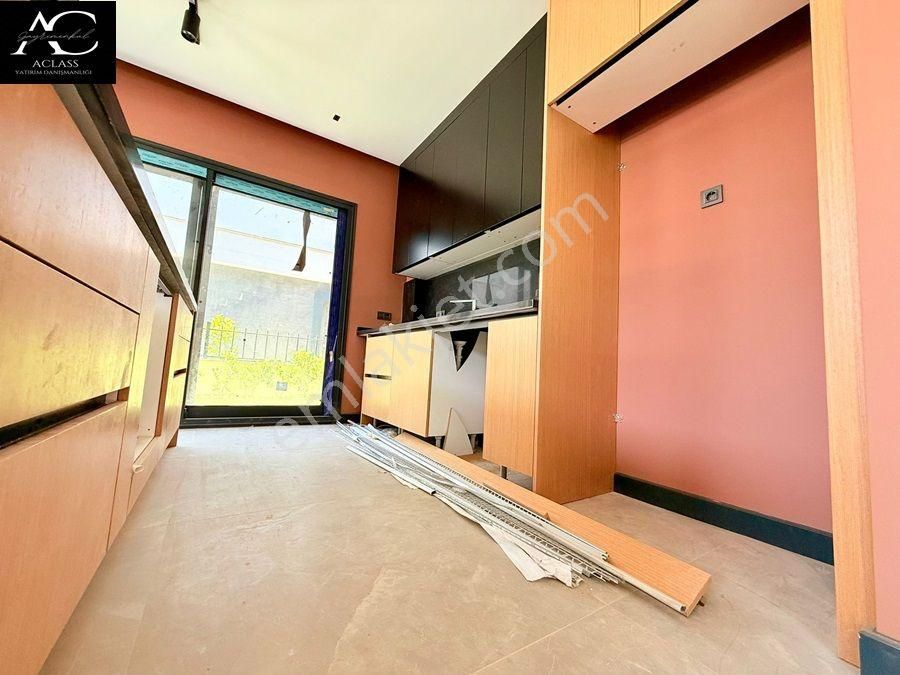 Butik Bir Sıte Icerisinde-özel Havuz-otopark-bahçe-merkezi-ultra Lüx-450 M2-tamamı Müstakil - Görsel 18