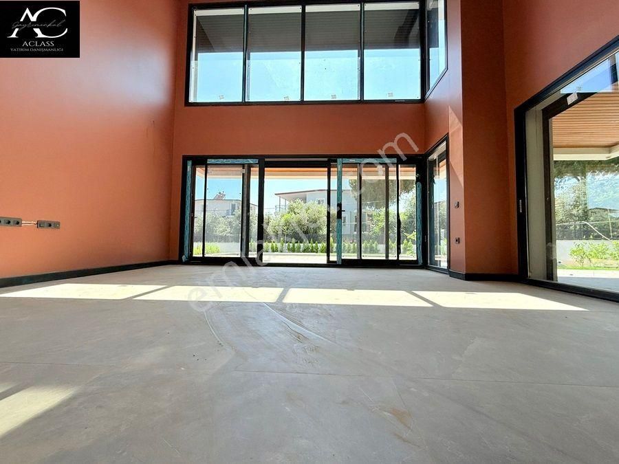 Butik Bir Sıte Icerisinde-özel Havuz-otopark-bahçe-merkezi-ultra Lüx-450 M2-tamamı Müstakil - Görsel 16