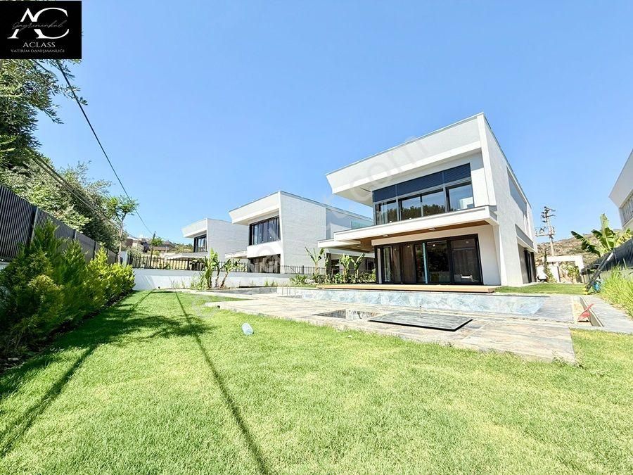 Butik Bir Sıte Icerisinde-özel Havuz-otopark-bahçe-merkezi-ultra Lüx-450 M2-tamamı Müstakil - Görsel 7