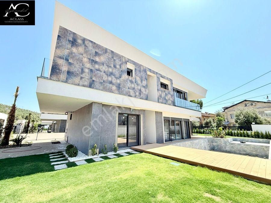 Butik Bir Sıte Icerisinde-özel Havuz-otopark-bahçe-merkezi-ultra Lüx-450 M2-tamamı Müstakil - Görsel 9