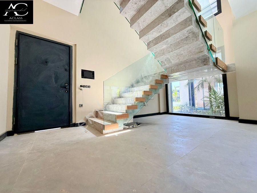 Butik Bir Sıte Icerisinde-özel Havuz-otopark-bahçe-merkezi-ultra Lüx-450 M2-tamamı Müstakil - Görsel 20