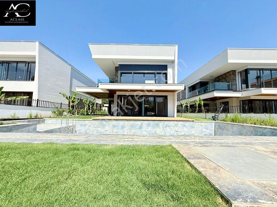 Butik Bir Sıte Icerisinde-özel Havuz-otopark-bahçe-merkezi-ultra Lüx-450 M2-tamamı Müstakil - Görsel 8