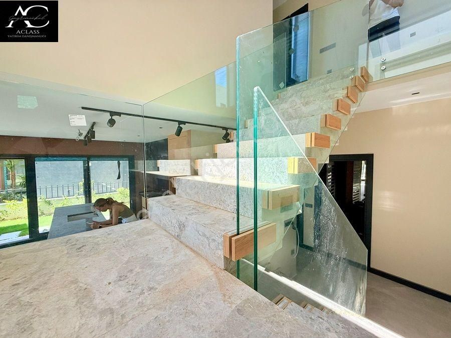 Butik Bir Sıte Icerisinde-özel Havuz-otopark-bahçe-merkezi-ultra Lüx-450 M2-tamamı Müstakil - Görsel 30