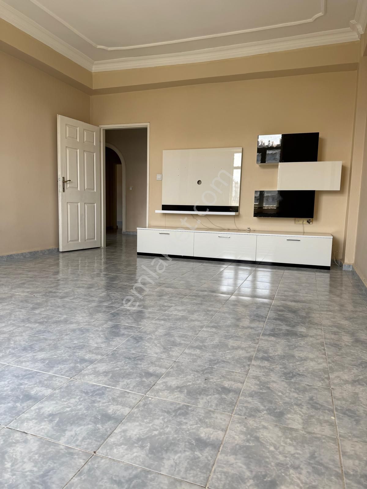 Diclekent En Güzel Konumda Acil Satılık 3+1 Orta Kat Dairemiz