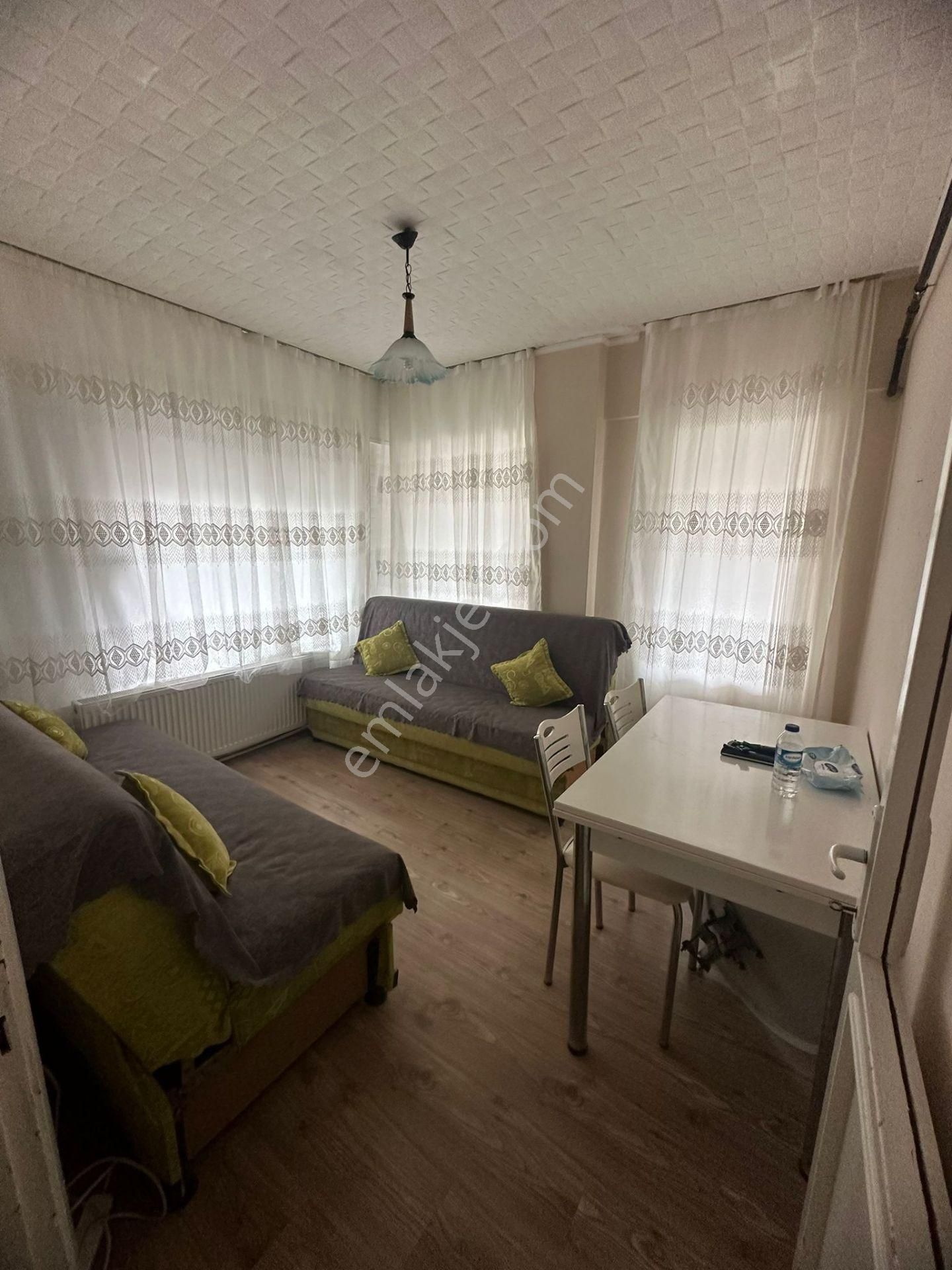 Ata Emlak'tan Gazipaşa Caddesinde 1+1 Eşyalı Kiralık Daire