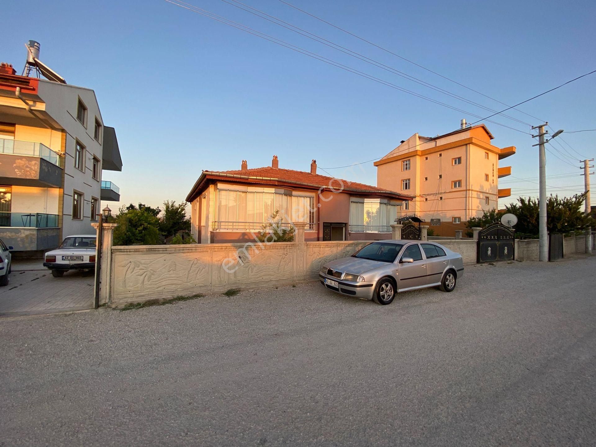 Saraçoğlu Cad. 1 Parsel İçeride 650m2 Arsalı 2.5+1 Satılık Daire