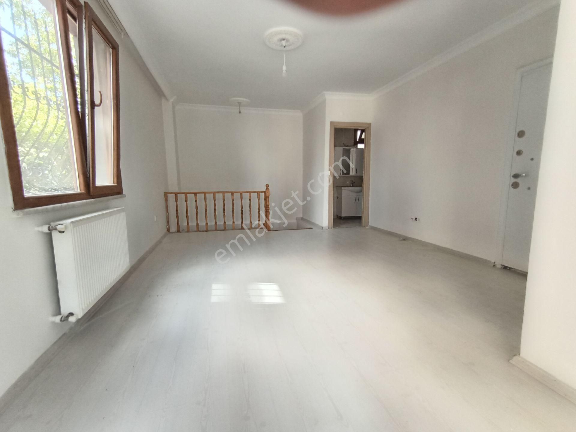 Mimarsinan Mah De  2+1,95 M2 ve Giyinme Odası Olan Ters Dubleks