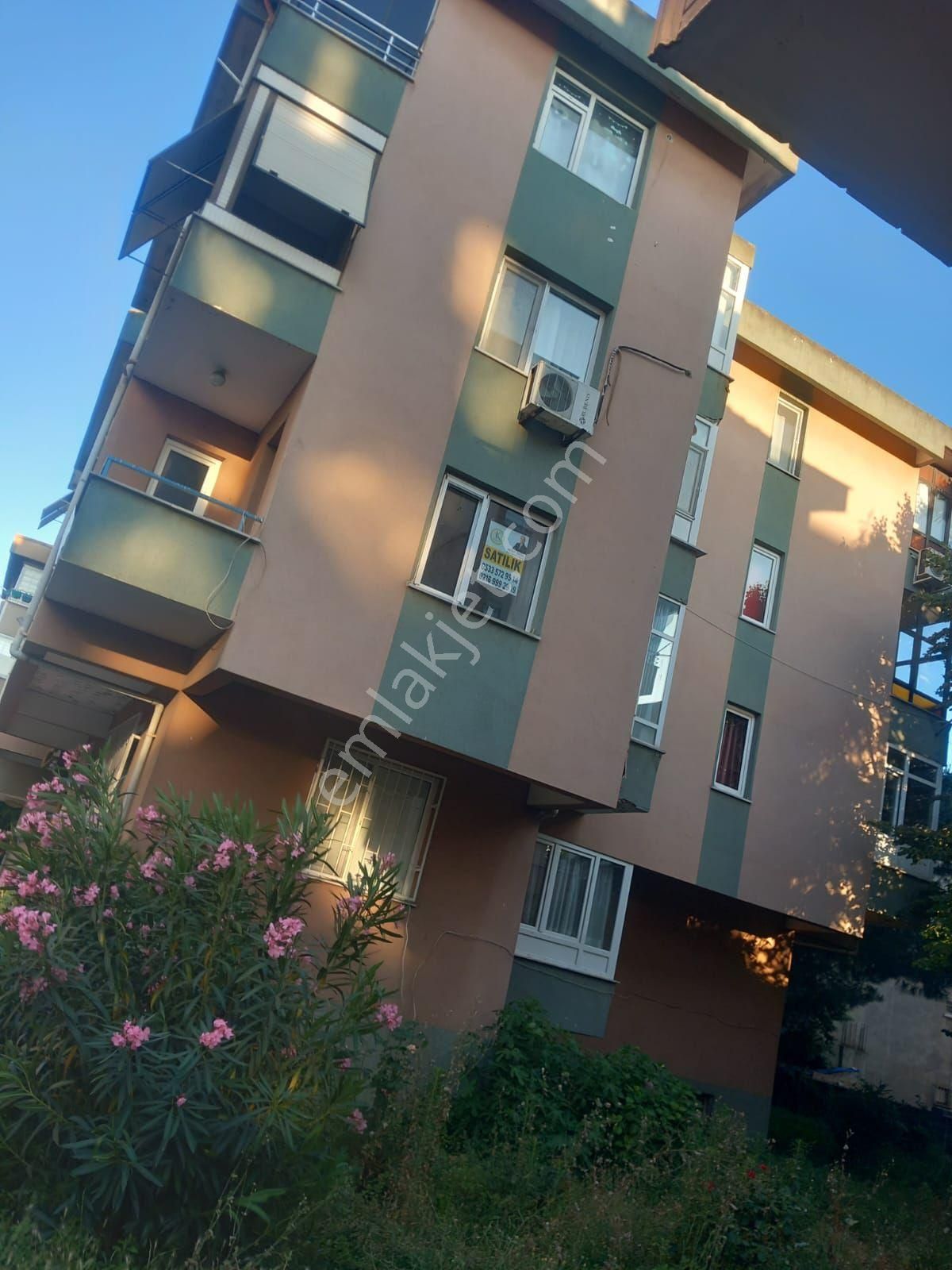 Ertuğ Sitesi C2 Blokta Yatırıma Uygun Satılık 3+1 Ferah Daire
