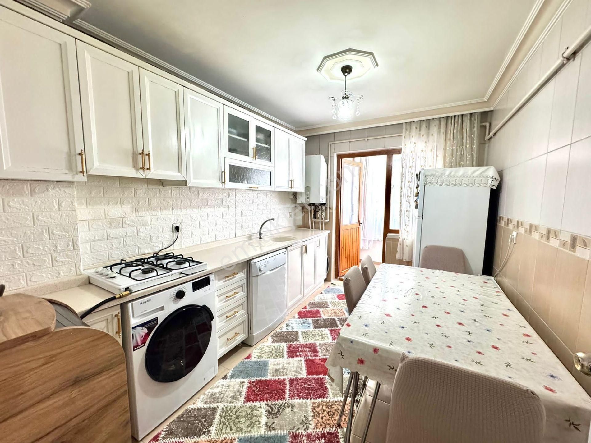 H.gazi Göbek Noter Yakını 2.kat 3+1 Yapılı Daire Çarşının İçinde