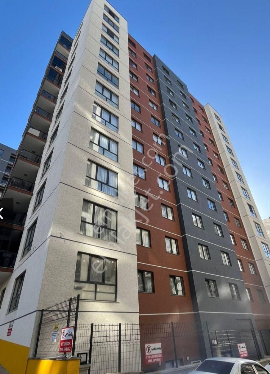 Tuzla Aydınlı’da Site İçerisinde Daire
