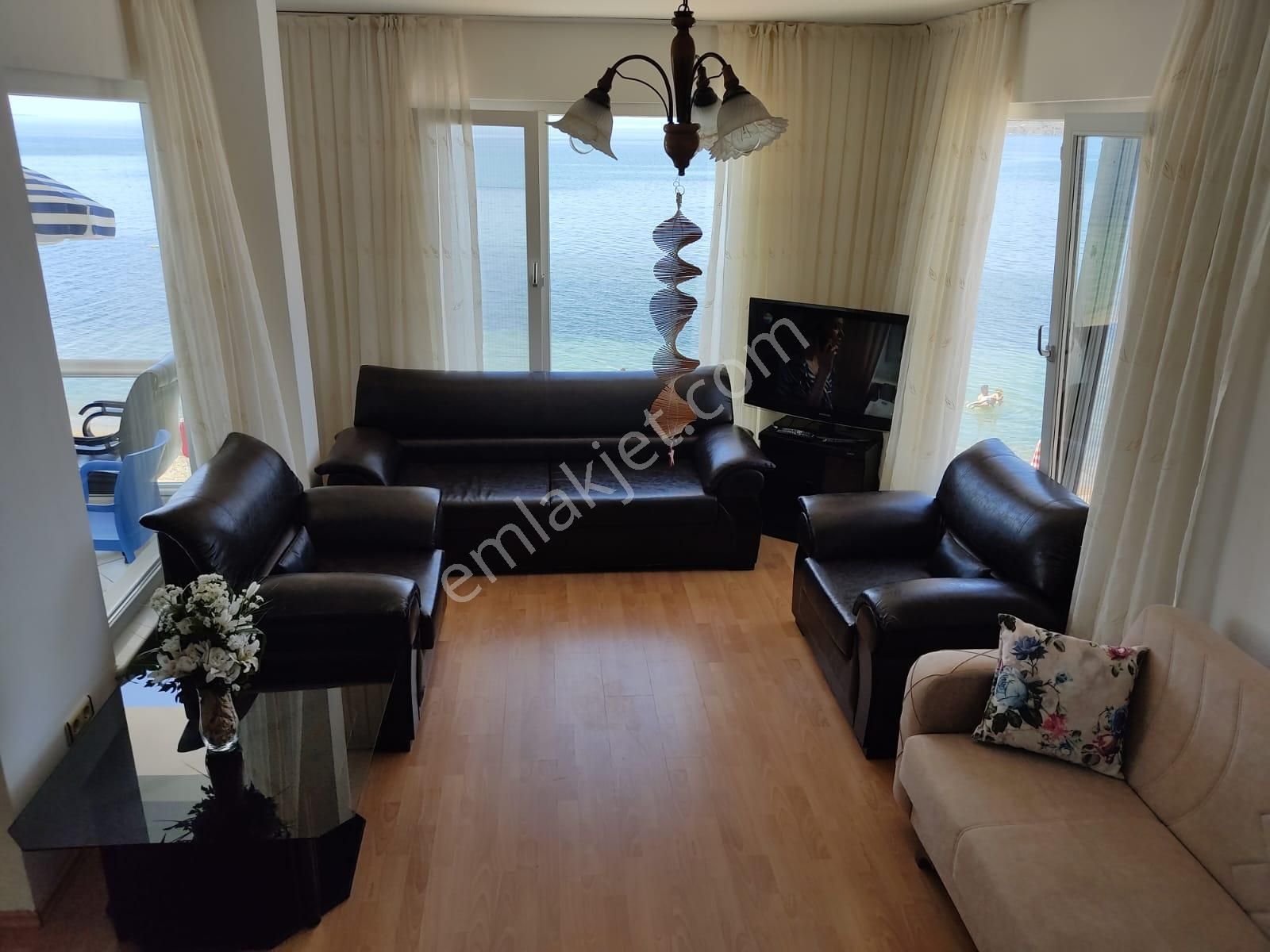 Avşa Adasında Denize Tam Sıfır Yalıda 120m2 Eşyalı Yalıda Suites Daire Tatil Fırsatı