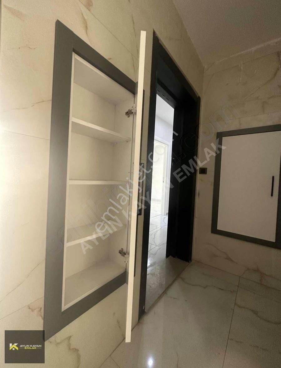 Erenköy'de Tramvay Yakını 2+1 Satılık Daire
