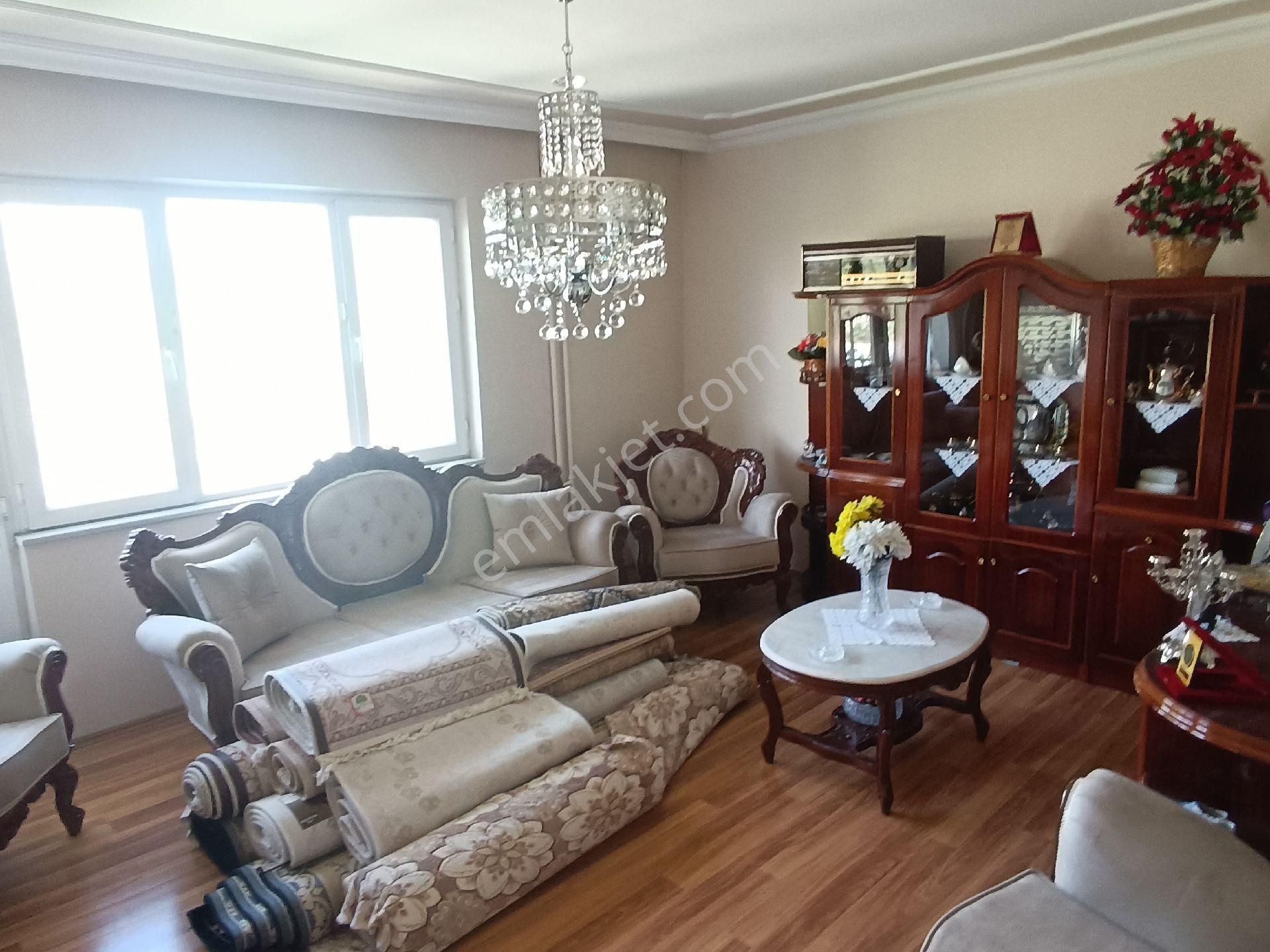 Yenişehir Üst Anayol Bulvar Üzerinde Doğu Batı Cepheli Kiralık Arakat Daire