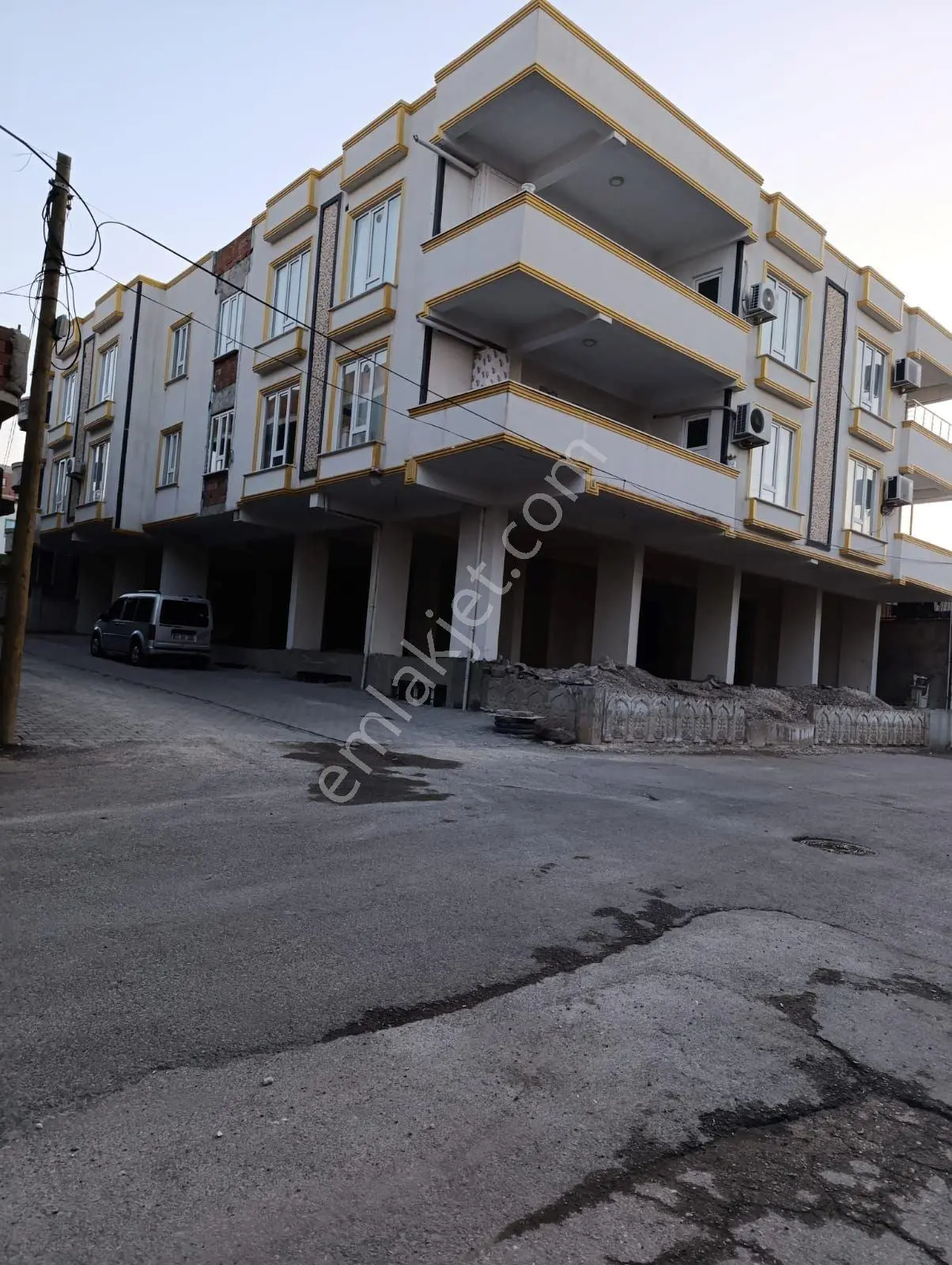 Emlak 72 ' Den Petrolkent Mahalle' Sinde Kiralık Dükkan - Görsel 2