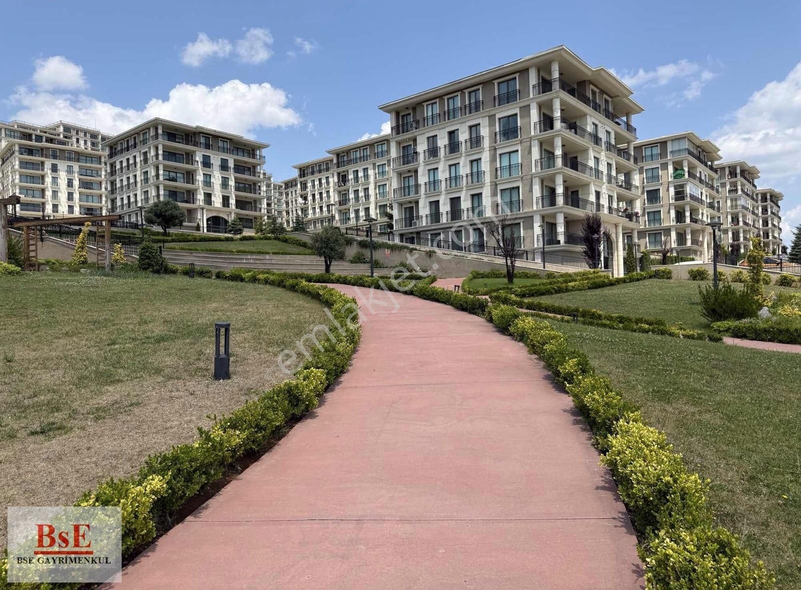 Beylikdüzünde Deniz İstanbul Mercan Evlerinde Kiralık 3+1 Daire