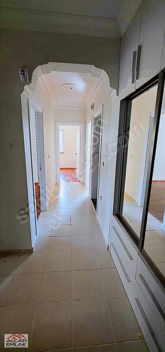 Kayaşehir Toki 3.bölge Satılık 2+1 Boş Daire Arakat Tadilatlı