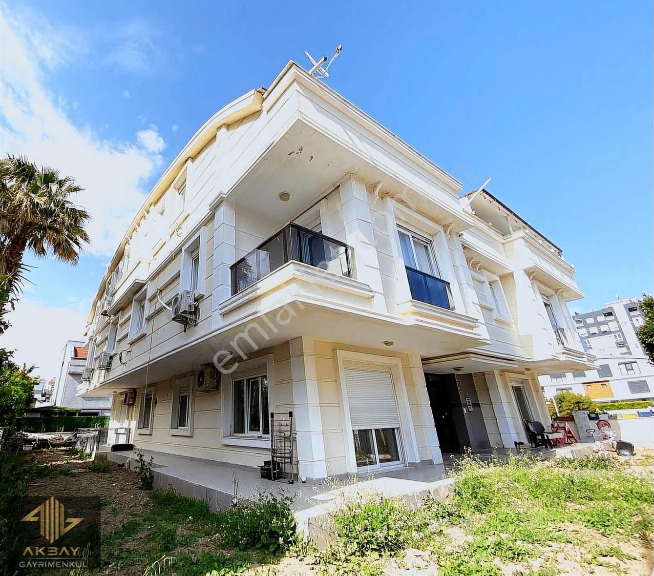 Güzeloba Turizm Yolunda 1+1 Bahçe Katı