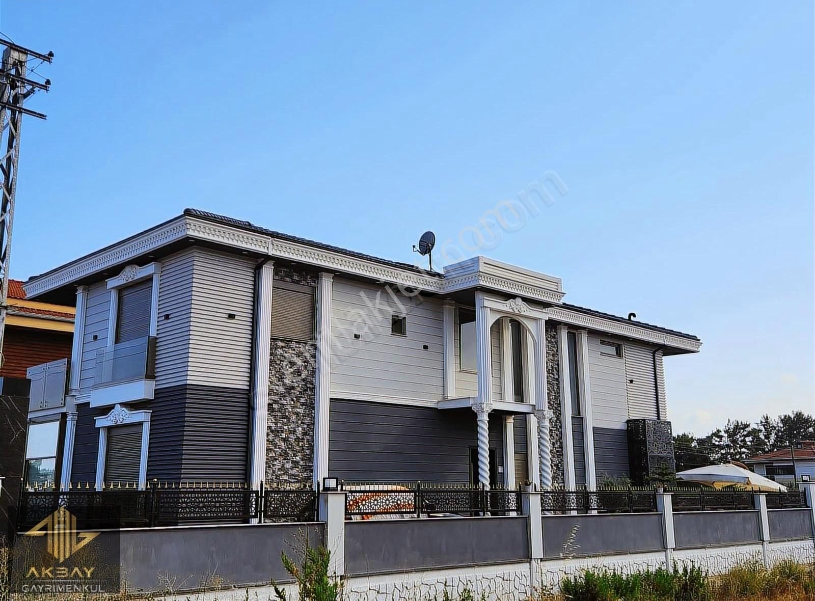 Acil Satılık Lüx Tasarımlı Elit Villa - Görsel 8