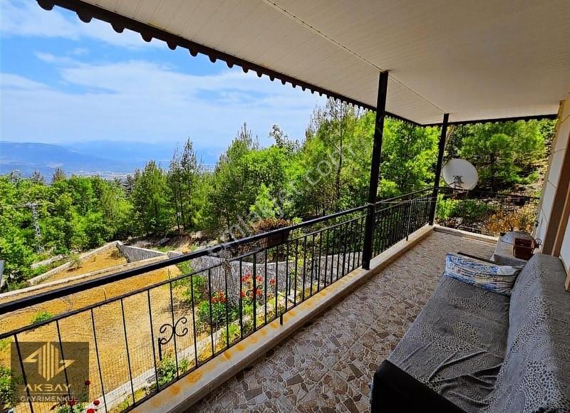 Mühteşem Fırsat, Doğayla İçiçe, Göl Manzaralı Geniş Arsalı Villa - Görsel 7