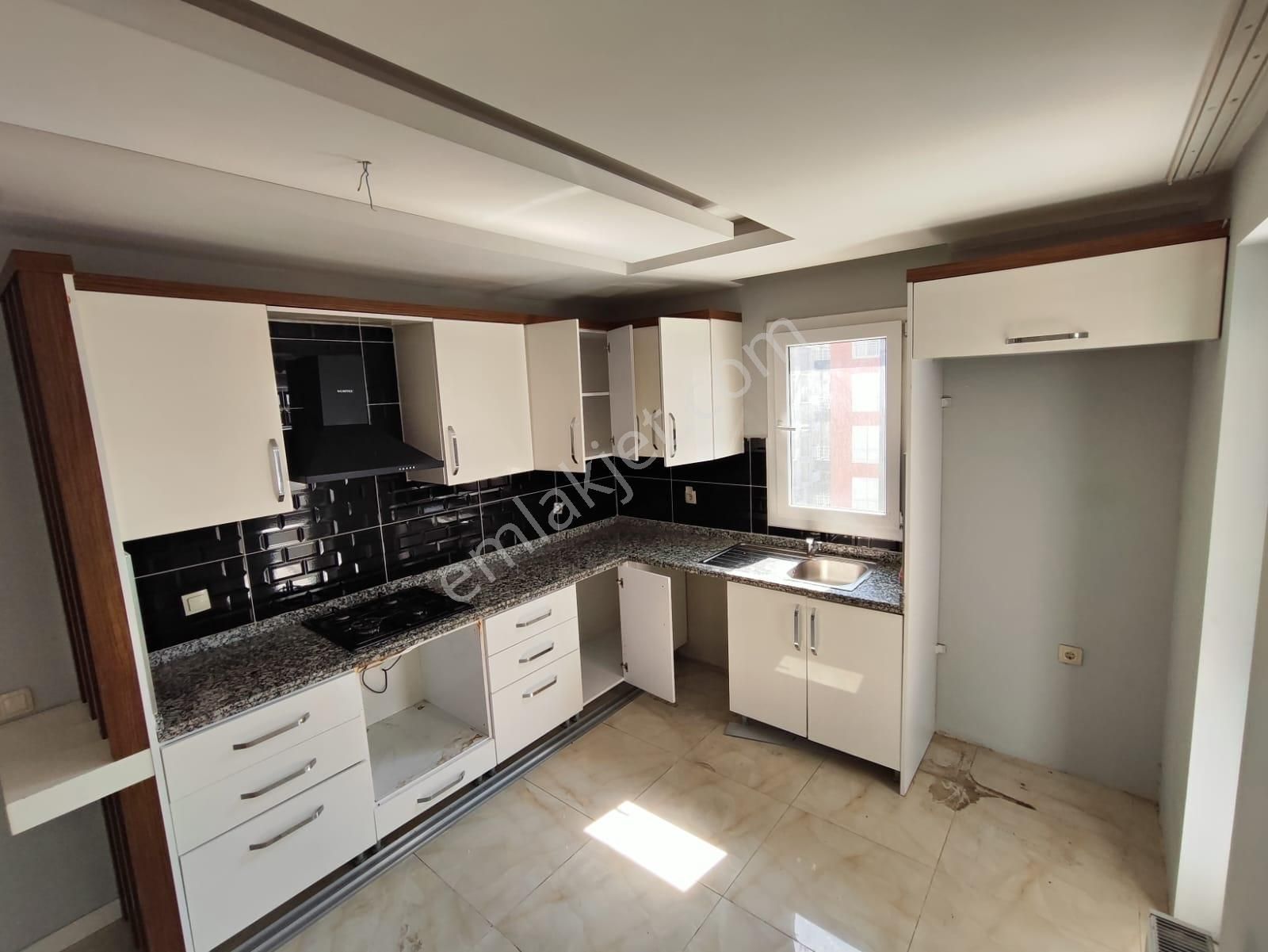 Esse My Home Dan Mithatpaşa Da Aylık 25 Bin 2+1kapalı Mutfak