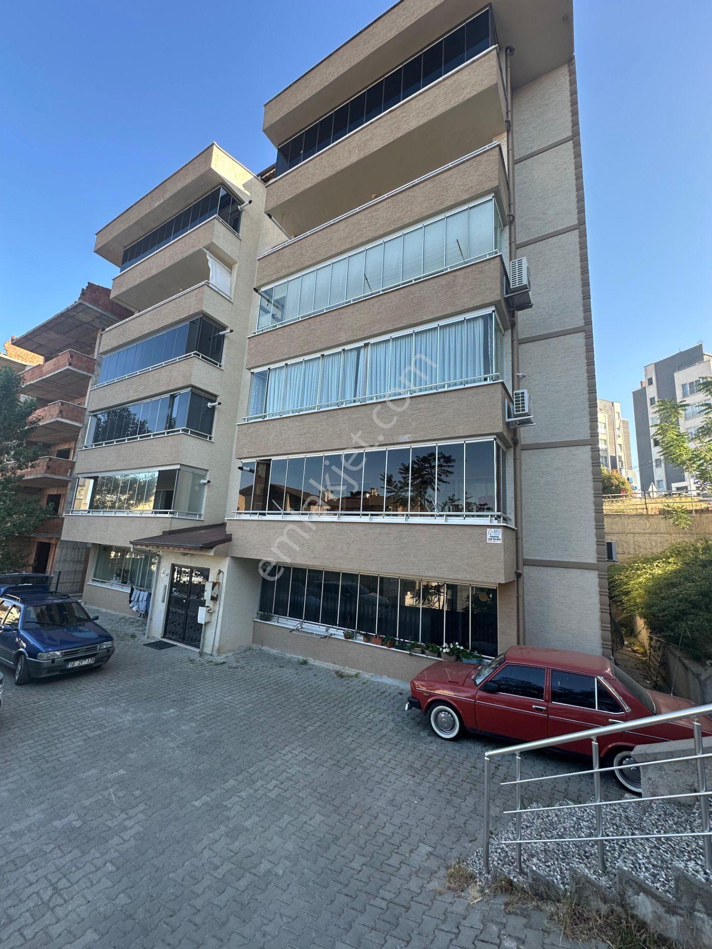 Güzelyalıda Deniz Manzaralı Otoparklı Asansörlü 3+1 Kiralık