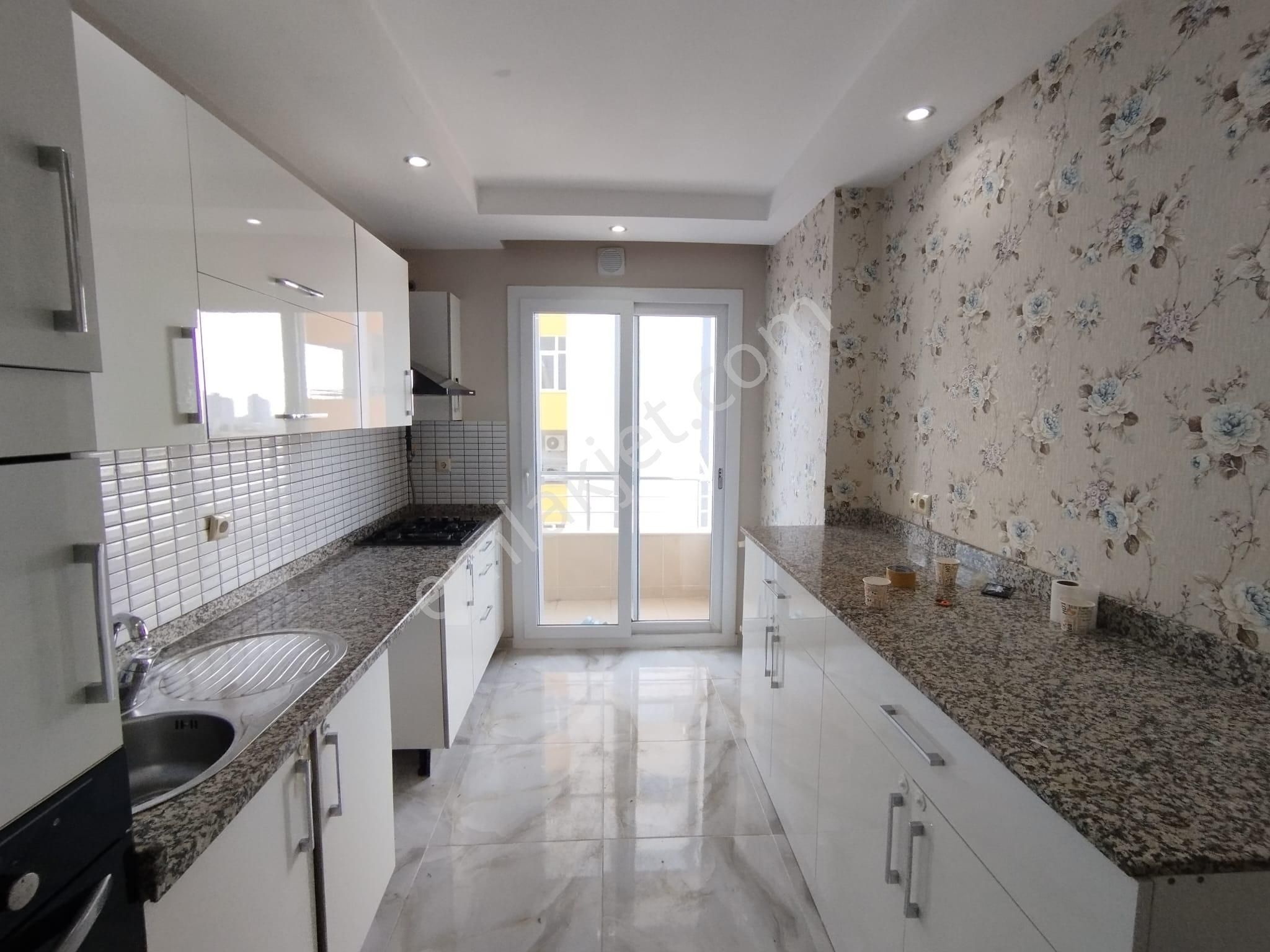 Zahit Akdağ Bulvarında Sular Koleji Civarı 3+1 Kapalı Mutfaklı 2 Banyolu Doğalgazlı Lüks Daire