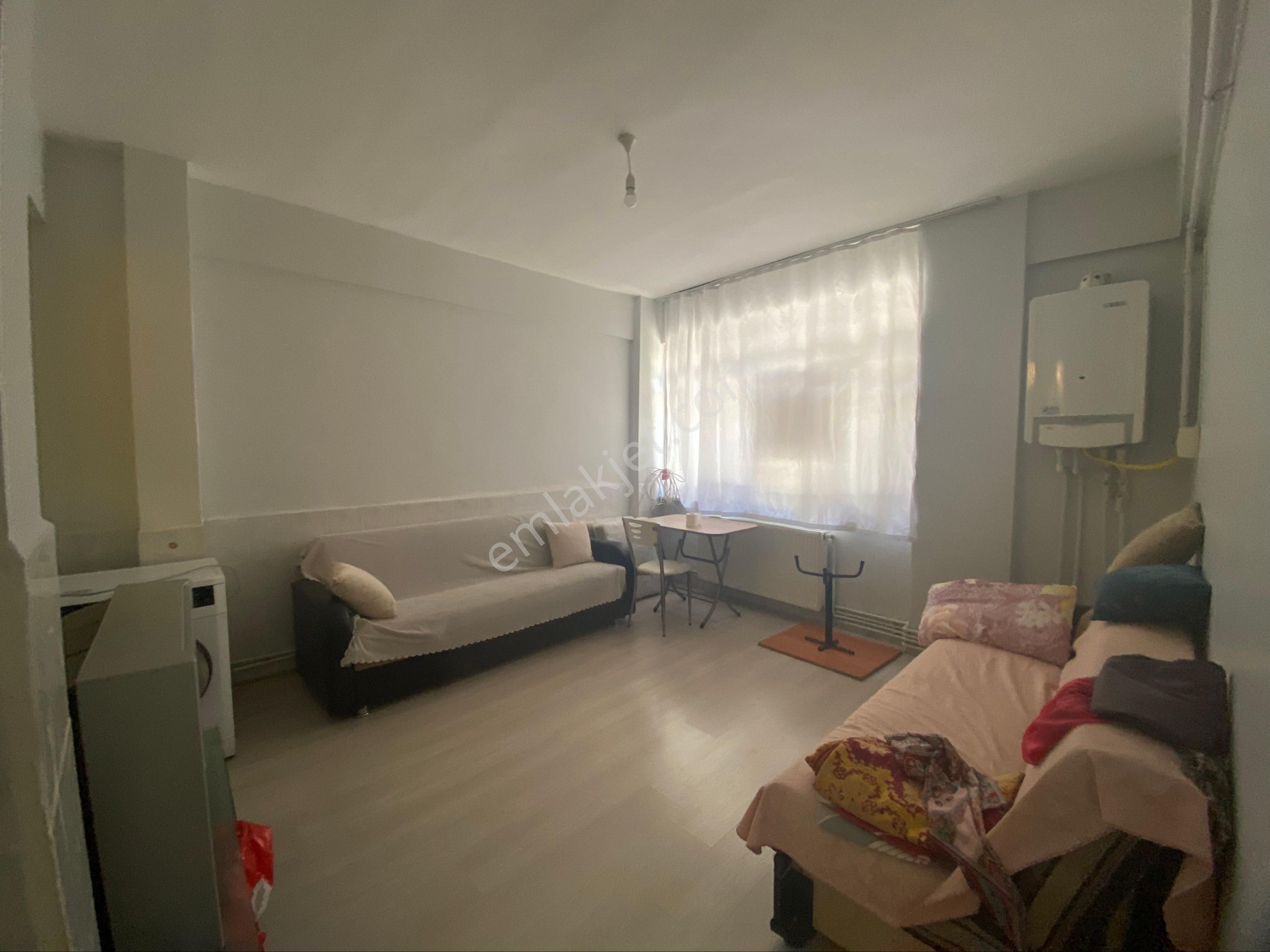 Fatihten Dr Ziya Kaya Mah 2+1 120m2 Doğalgazlı Giriş Kat Satılık Daire
