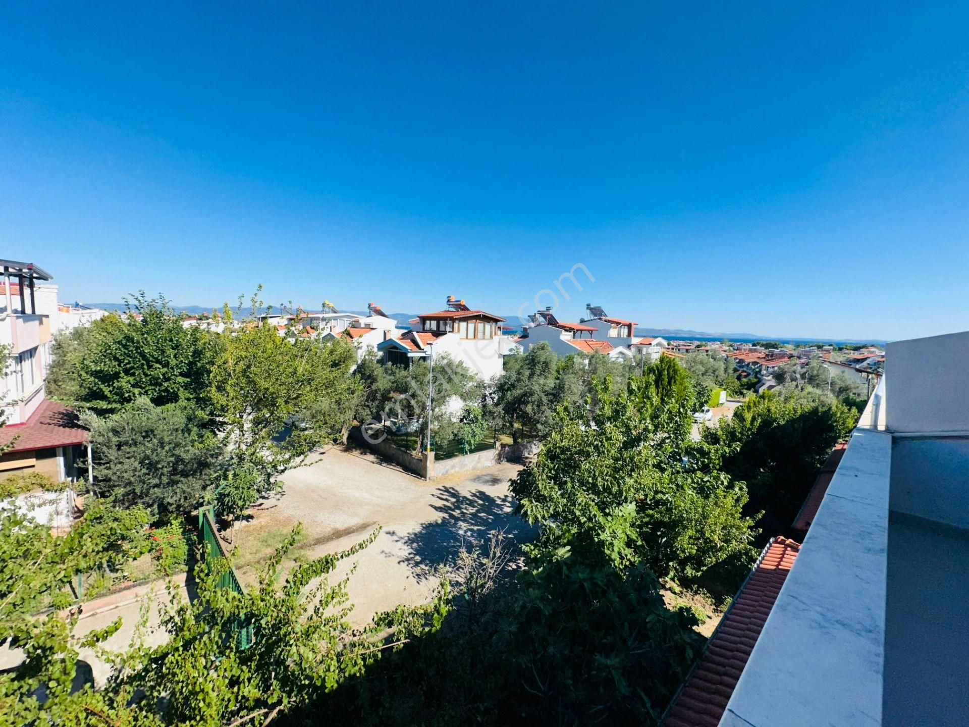 Güre De 4+1 Çift Mutfak Satılık Triblex Müstakil Ev - Görsel 30