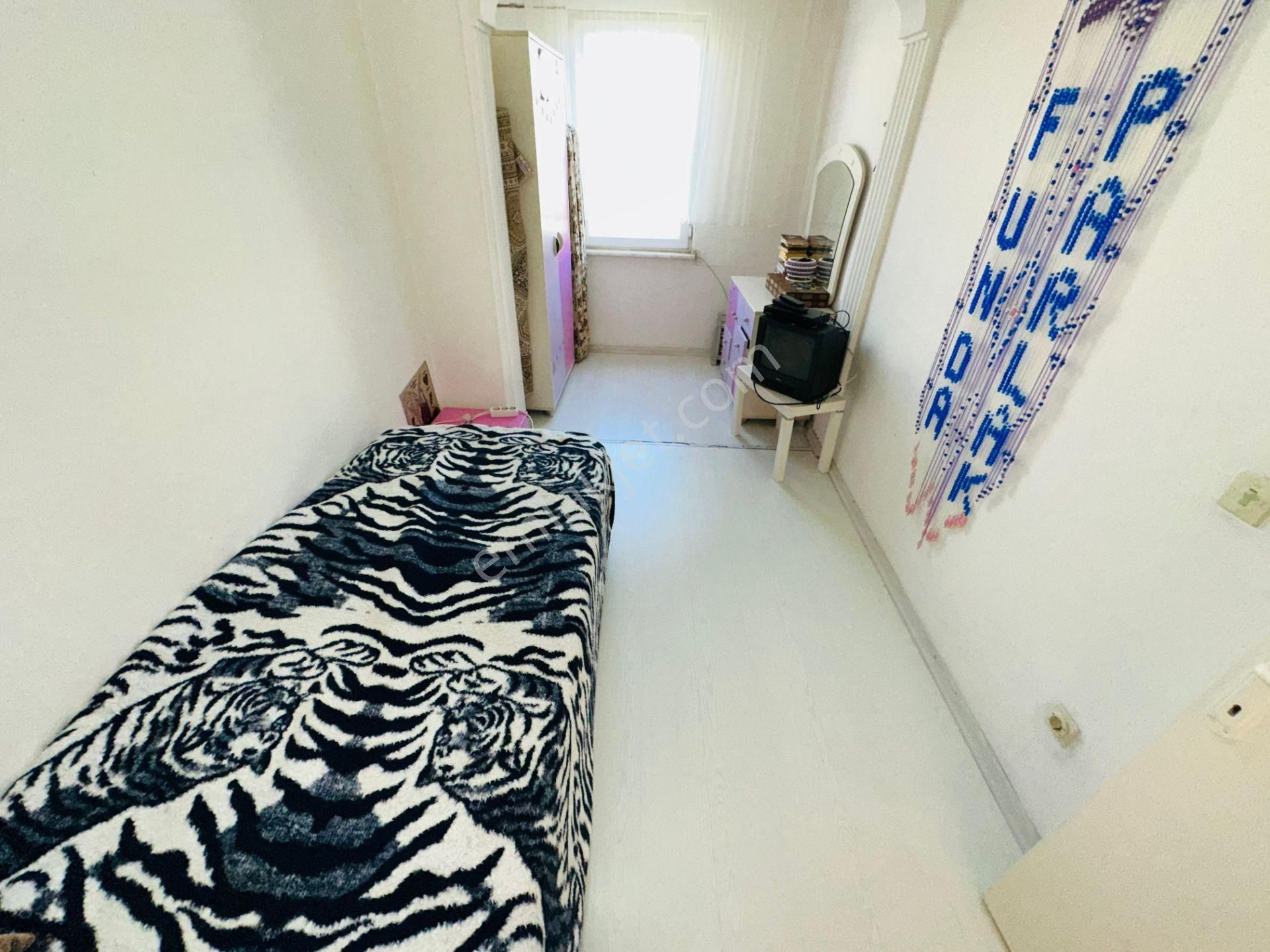 Güre De 4+1 Çift Mutfak Satılık Triblex Müstakil Ev - Görsel 17