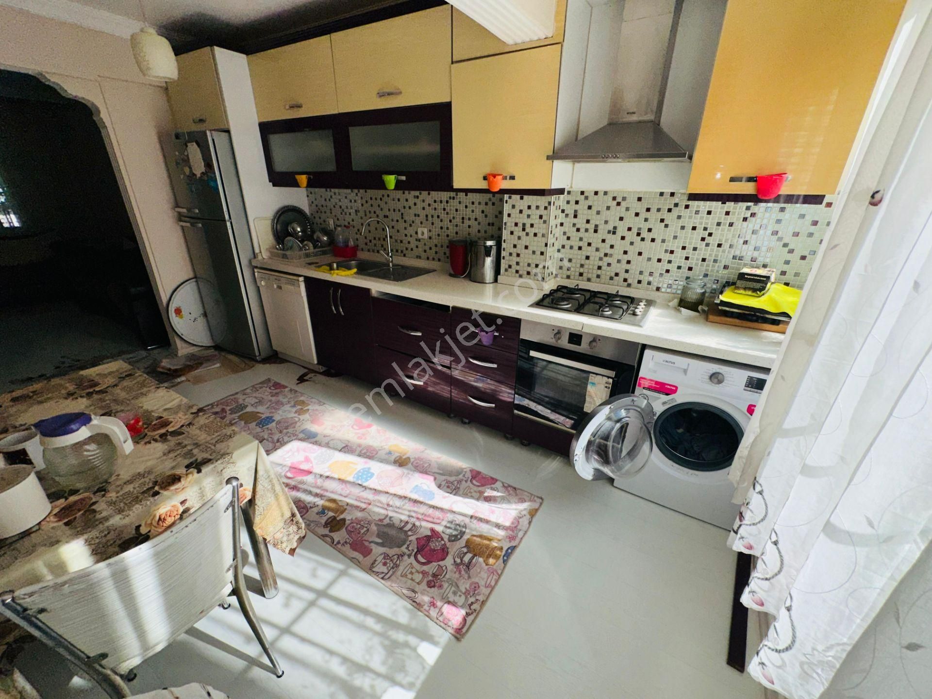 Güre De 4+1 Çift Mutfak Satılık Triblex Müstakil Ev - Görsel 22