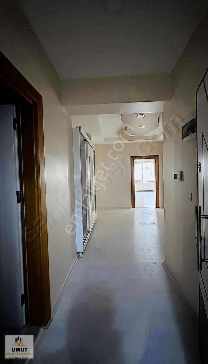 Gölbaşında Golden House Sitesinde Satılık 3+1 Geniş Daire