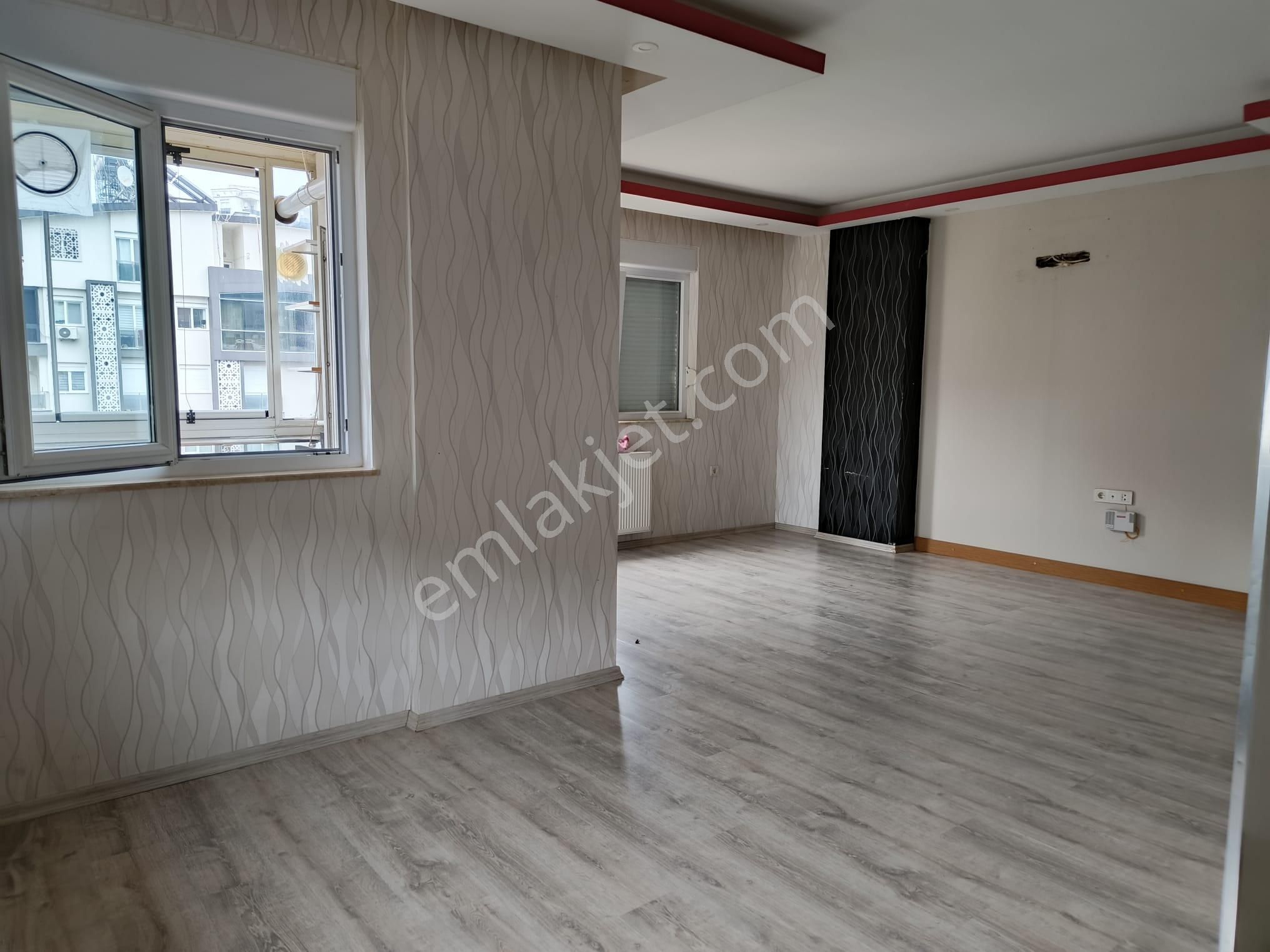 Hurma Merkez'de Katta Havuzlu Doğalgazlı Önü Açık Ferah 2+1ayrı Wc Lı Daire