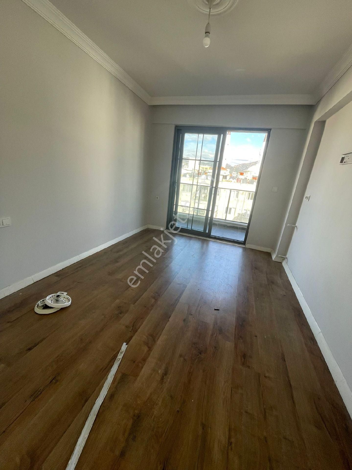 Günaydın Emlak'tan Ortaca Merkezde 2+1 Satılık Daire - Görsel 3