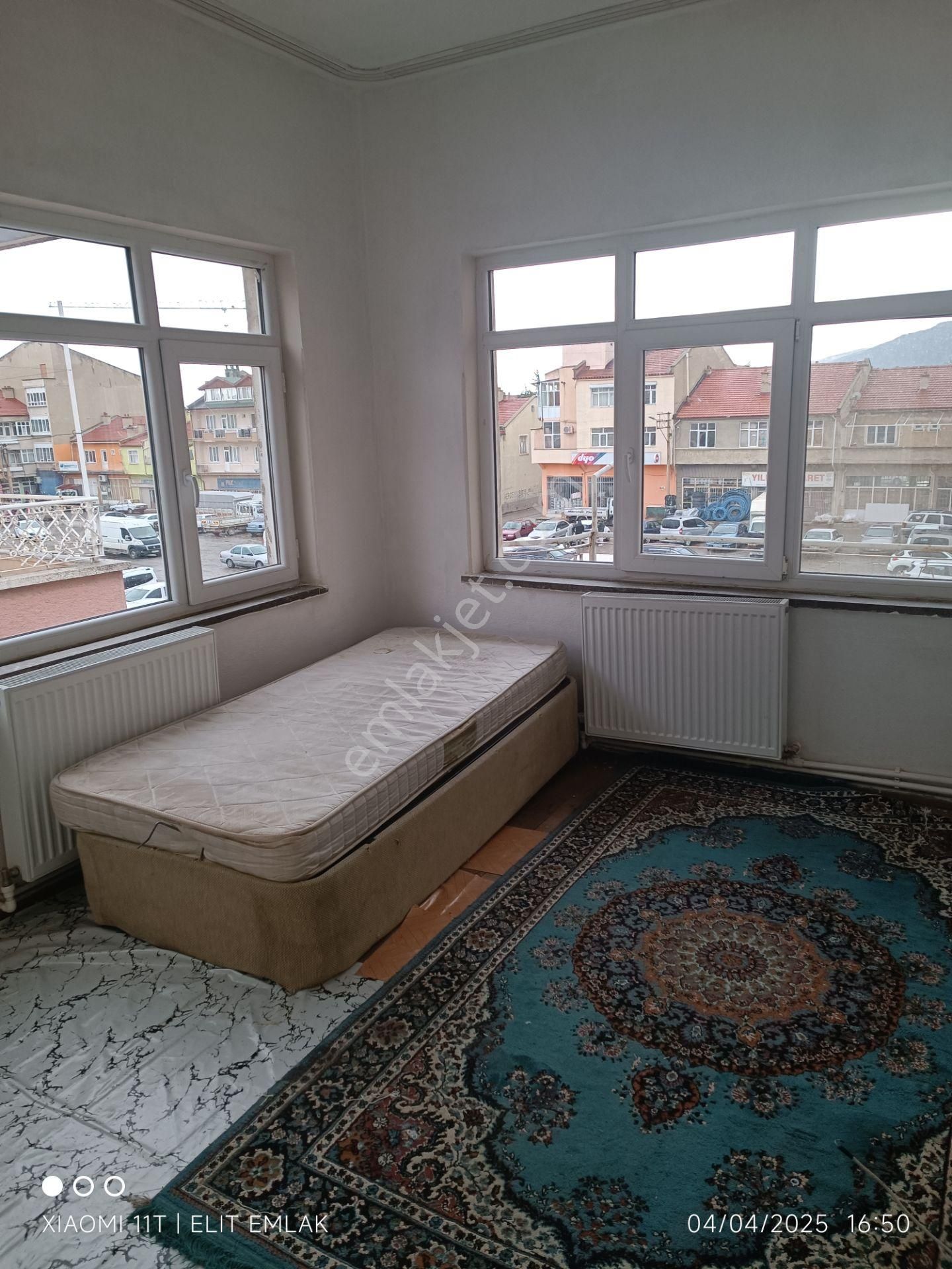 Elit Emlak'tan Satılık 3+1 Mutfak Ayrıca Var 100 M2 Çarsı Merkezde - Görsel 13