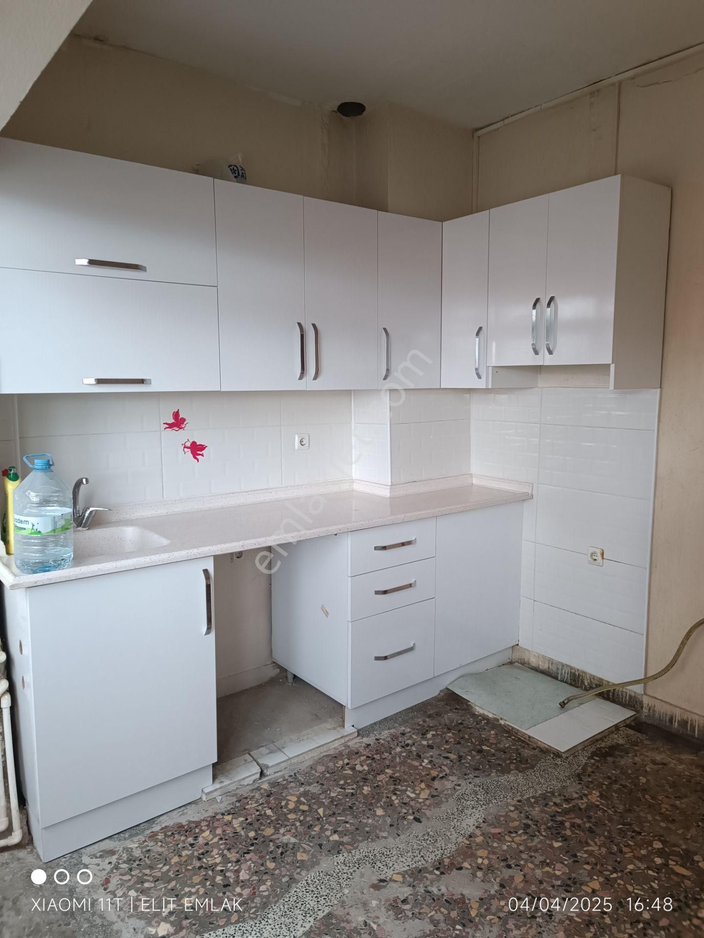 Elit Emlak'tan Satılık 3+1 Mutfak Ayrıca Var 100 M2 Çarsı Merkezde - Görsel 5