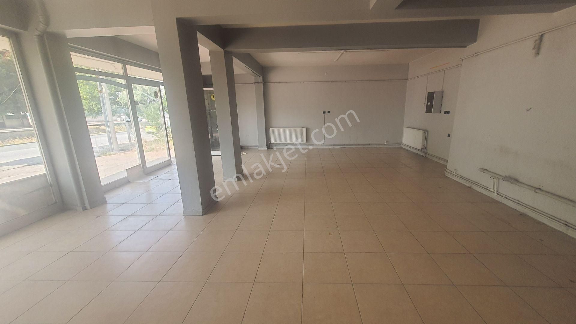 Karaca'dan Hüsamettin Çelebi'de Cadde Üzeri Boş 250 M2 İşyeri - Görsel 4