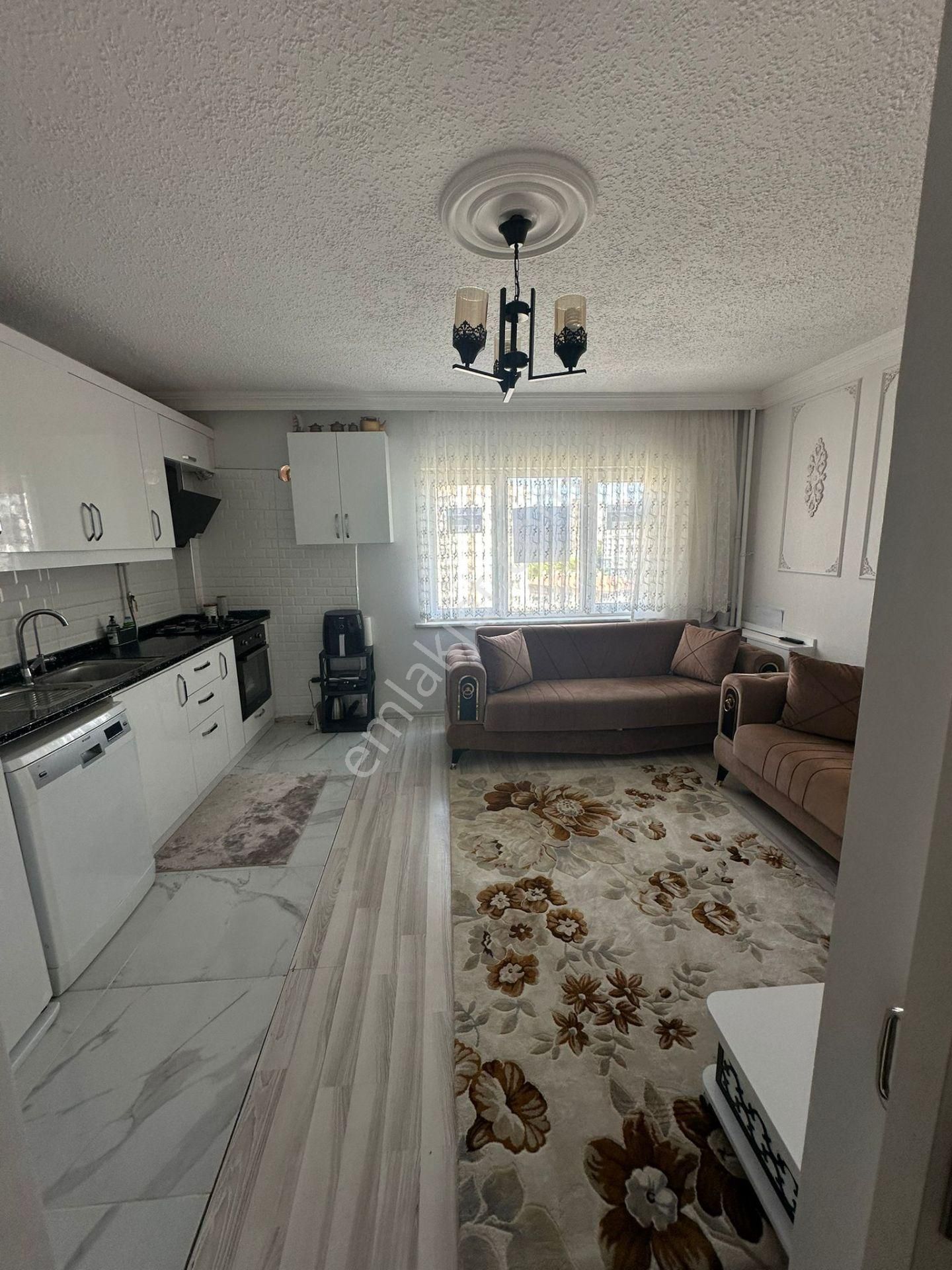 Acil ! Kayaşehir 12.bölgede Full Tadilatlı Ara Kat 2+1 Satılık Daire