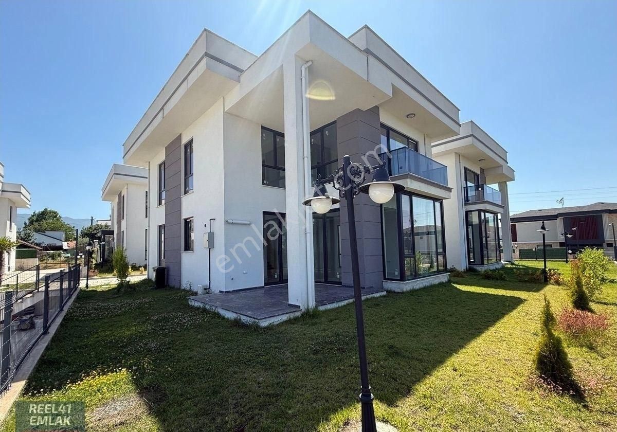 Site İçi Havuzlu