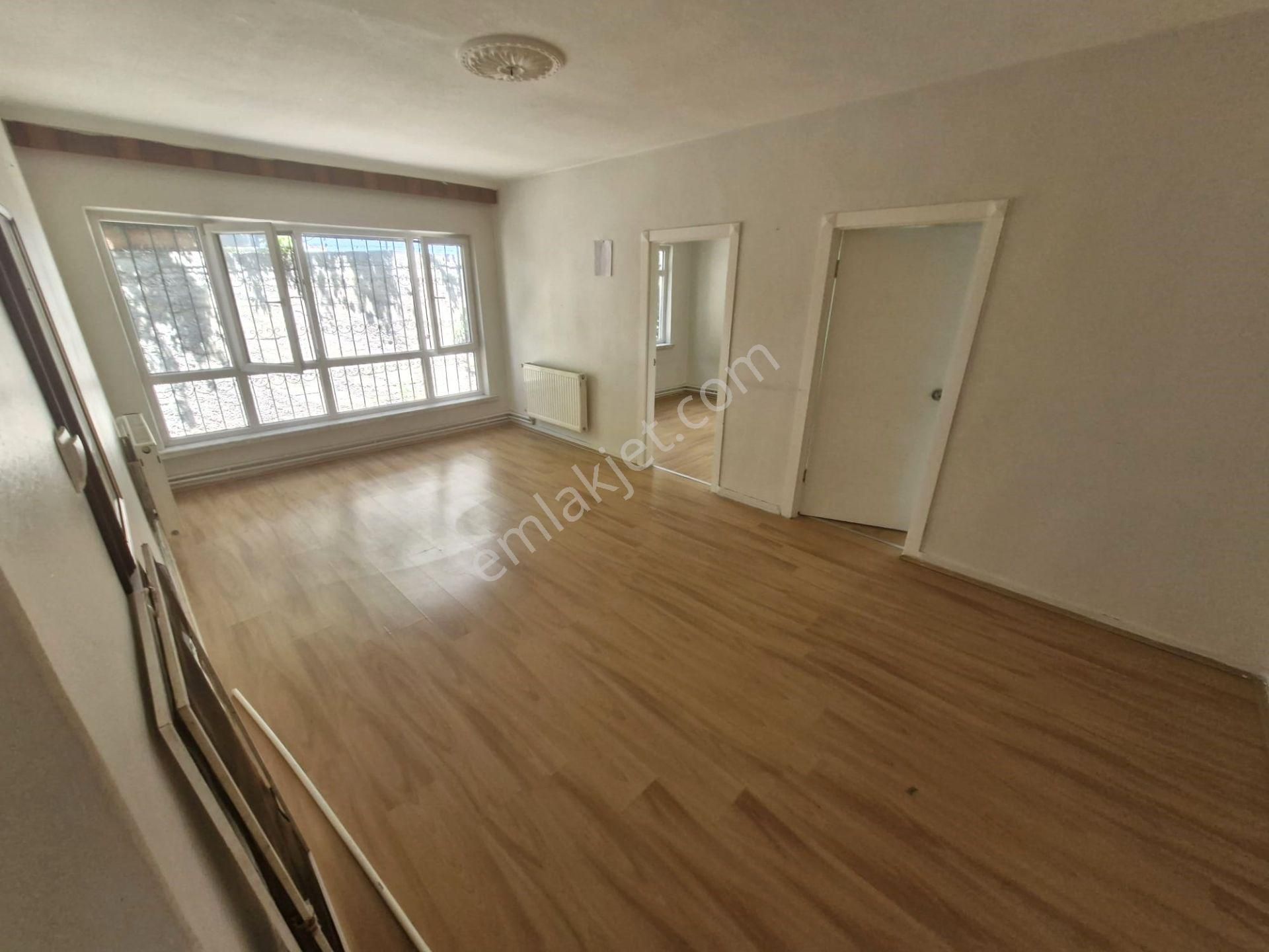 Tepebaşı Mahallesi Barut Sokak 3+1 Arka Cephe Katta Daire