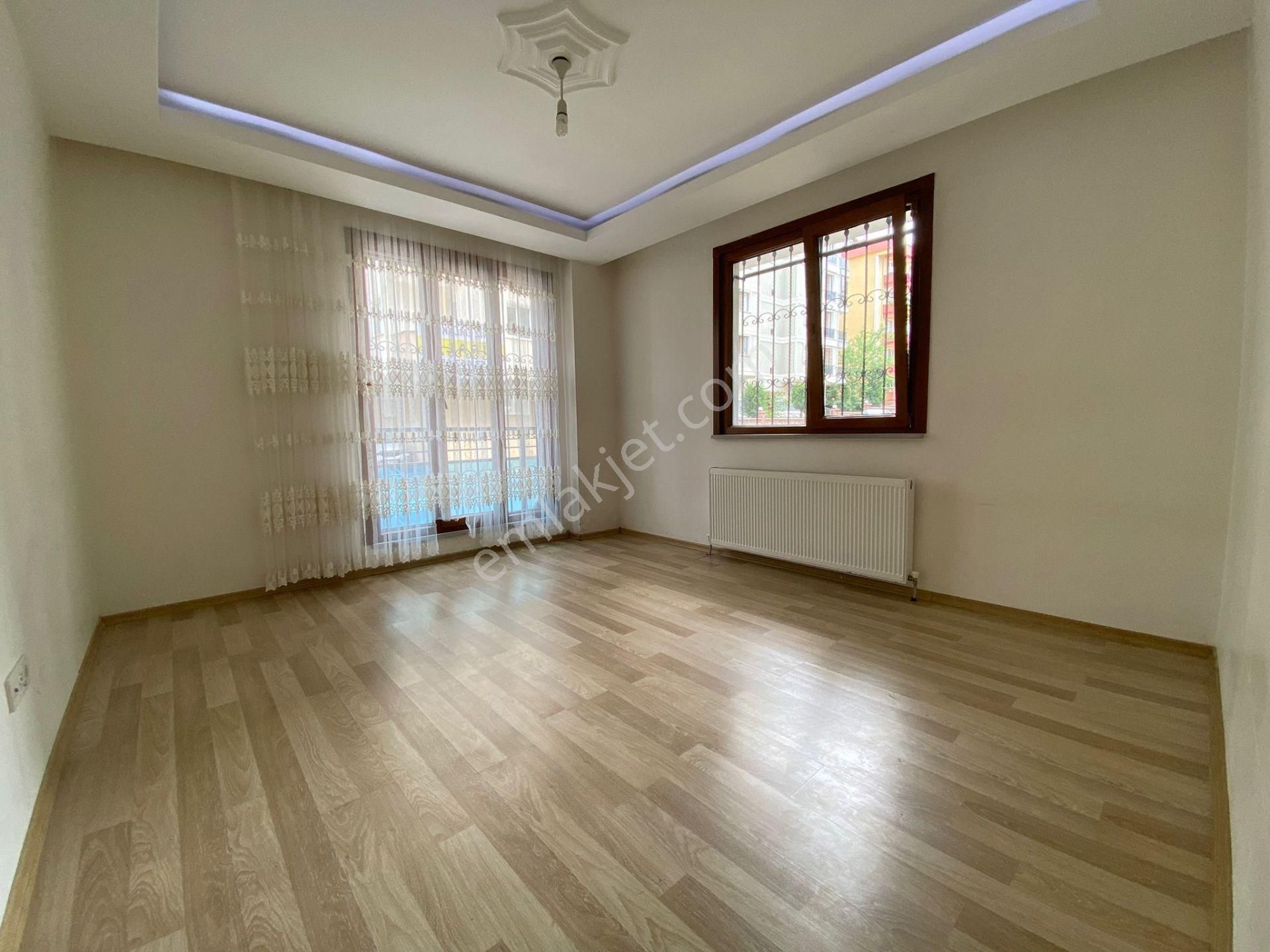 Soğanlık Yeni Mah. De E-5 Metroya Çok Yakın Kiralık 2+1 Daire